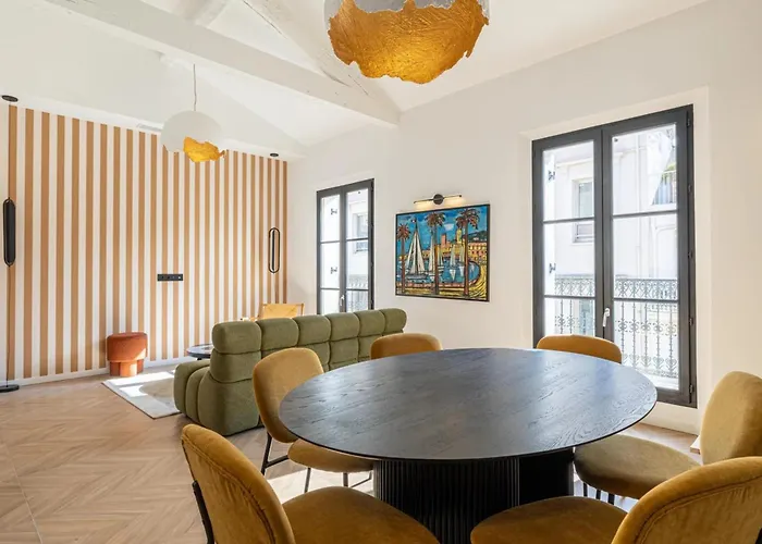 Ref 1993 - Center Renovated Cannes